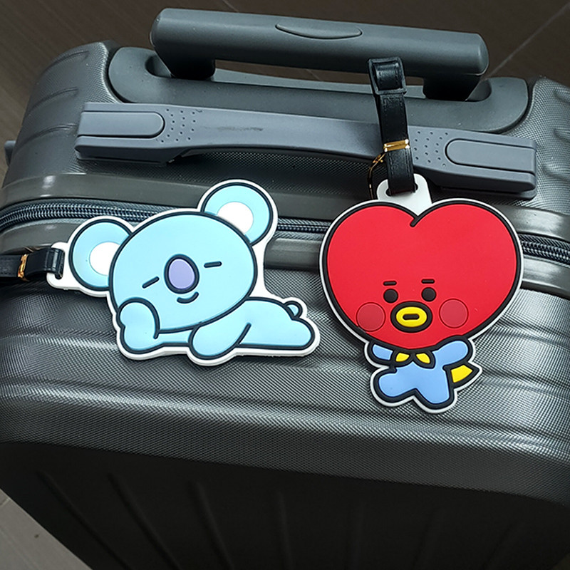 Anime BT21 Travel Luggage Tags - Anime Cosplay Girl Name recensione e prezzo